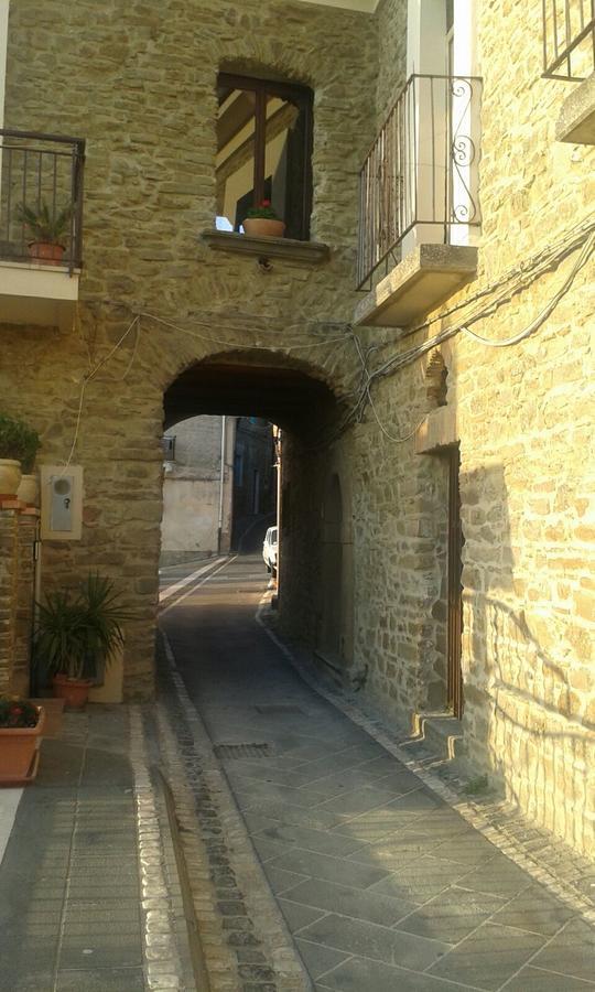 Pozzo Medievale Prignano Cilento Exterior photo